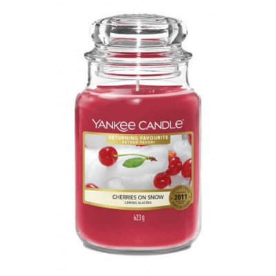 Yankee Candle Cherries on Snow Duża świeca zapachowa Święta 2021