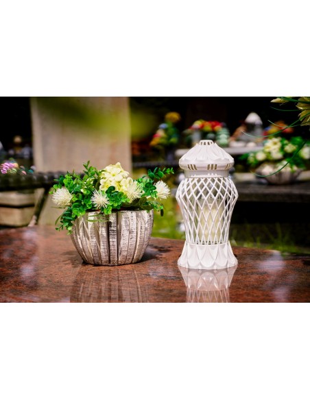 GLAMUR Karo chapel candle small white